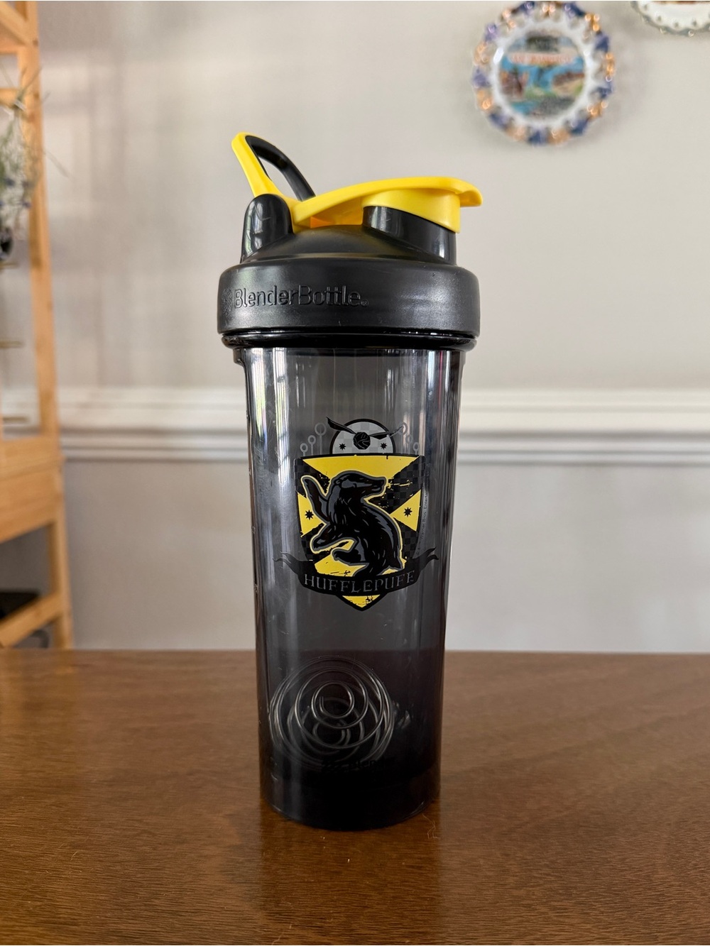 BlenderBottle Hufflepuff Shaker Bottle - Black with Yellow Lid